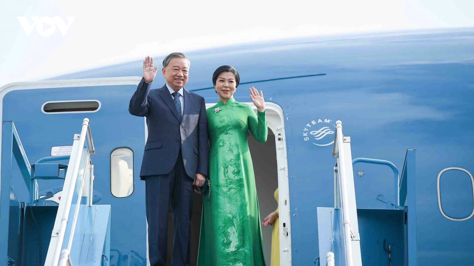 Tổng Bí thư Tô Lâm và Phu nhân lên đường thăm cấp Nhà nước Hàn Quốc